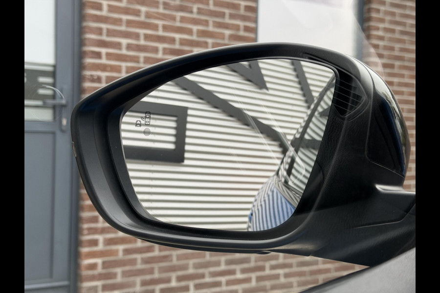 Peugeot 208 1.2 PureTech GT-Line Navi|Pano|Leder|Camera|Carplay|Cruise|D-riem v.v. in 2024|Clima|N.A.P|Stoelverwarming|Nieuwe APK bij Aflevering|2e Eigenaar