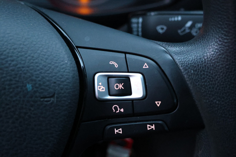 Volkswagen Crafter 35 2.0 TDI 177 PK L4H3 Highline | ACC | Bi-Xenon | CarPlay | Camera | DAB | 360 PDC | Trekhaak | NAP Logisch | Nieuwe APK