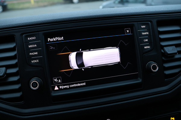 Volkswagen Crafter 35 2.0 TDI 177 PK L4H3 Highline | ACC | Bi-Xenon | CarPlay | Camera | DAB | 360 PDC | Trekhaak | NAP Logisch | Nieuwe APK