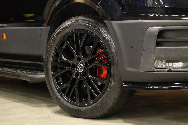 Volkswagen Crafter 35 2.0 TDI 177 PK L4H3 Highline | ACC | Bi-Xenon | CarPlay | Camera | DAB | 360 PDC | Trekhaak | NAP Logisch | Nieuwe APK