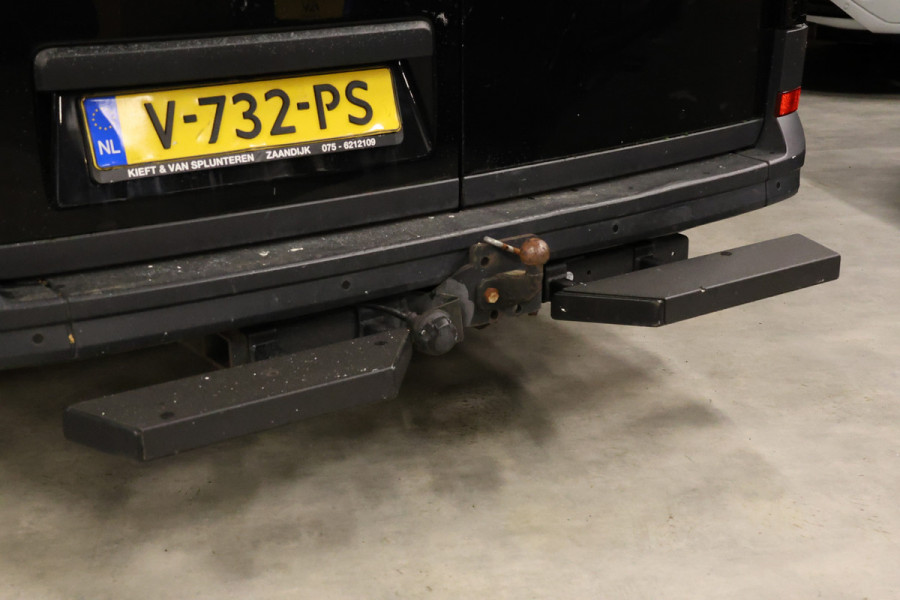 Volkswagen Crafter 35 2.0 TDI 177 PK L4H3 Highline | ACC | Bi-Xenon | CarPlay | Camera | DAB | 360 PDC | Trekhaak | NAP Logisch | Nieuwe APK