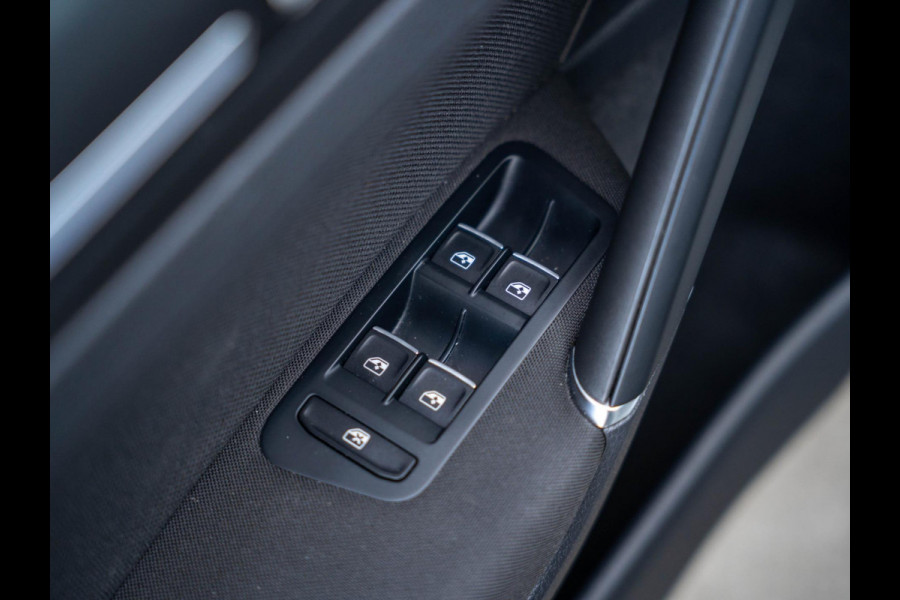 Volkswagen Golf 1.4 TSI GTE 204PK / Pano / ACC / Carplay / Virtual cockpit / Stoelverwarming