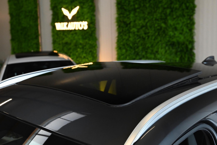 BMW X1 SDrive20i - Adaptive Cruise Control - Panoramadak - HUD - Leren Sportstoelen - Achteruitrijcamera - Afneembare Trekhaak -