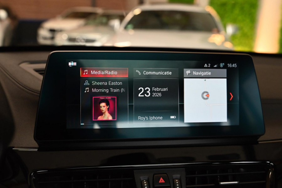 BMW X1 SDrive20i - Adaptive Cruise Control - Panoramadak - HUD - Leren Sportstoelen - Achteruitrijcamera - Afneembare Trekhaak -