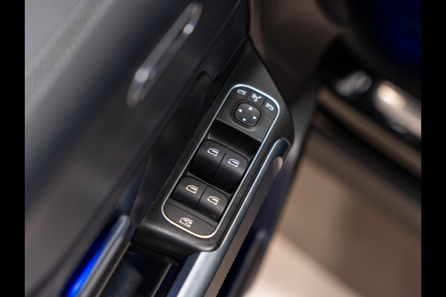 Mercedes-Benz Glb 200 Premium Plus, Pano, Widescreen, Ambiënte Light, 360 Cam, Voll Led, Cruise, Multistuur, Voll Onderhoud