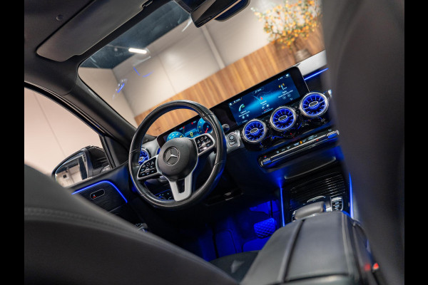 Mercedes-Benz Glb 200 Premium Plus, Pano, Widescreen, Ambiënte Light, 360 Cam, Voll Led, Cruise, Multistuur, Voll Onderhoud