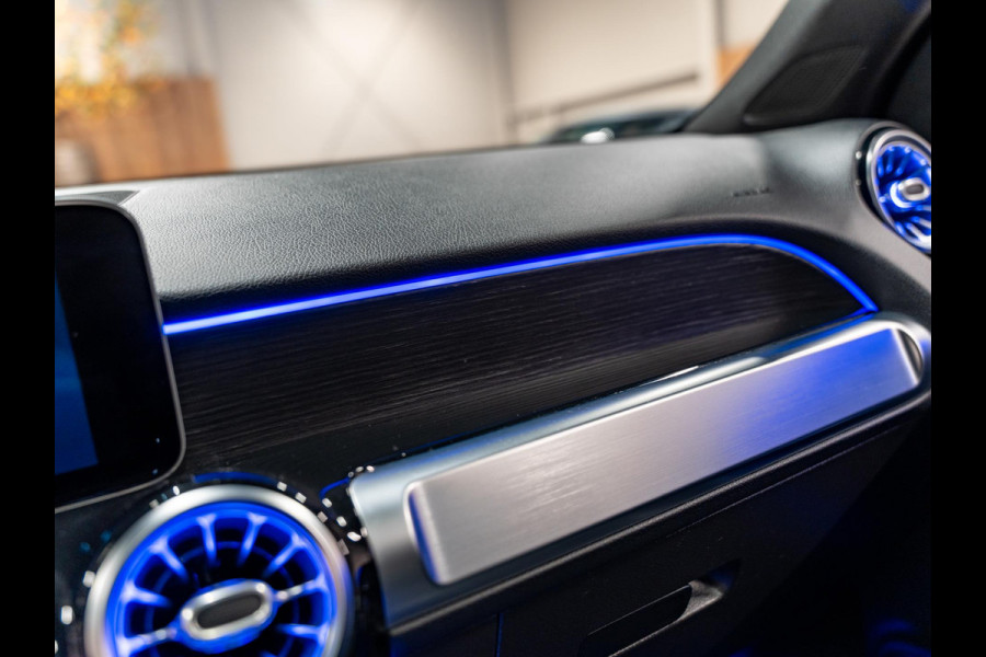 Mercedes-Benz Glb 200 Premium Plus, Pano, Widescreen, Ambiënte Light, 360 Cam, Voll Led, Cruise, Multistuur, Voll Onderhoud