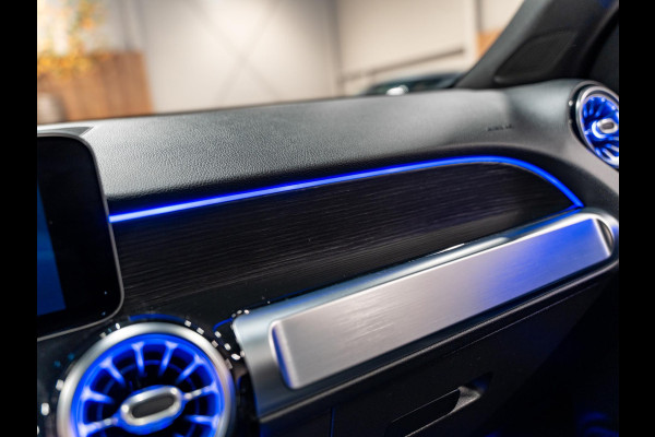 Mercedes-Benz Glb 200 Premium Plus, Pano, Widescreen, Ambiënte Light, 360 Cam, Voll Led, Cruise, Multistuur, Voll Onderhoud