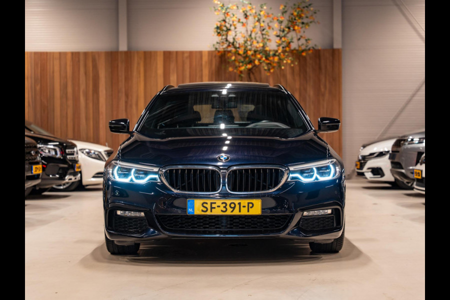 BMW 5 Serie Touring 520i High Executive M Pakket, Pano, Virtual Cockpit, Leder, 19"M Sport Velgen, Prive Glas, Volledig Onderhoud