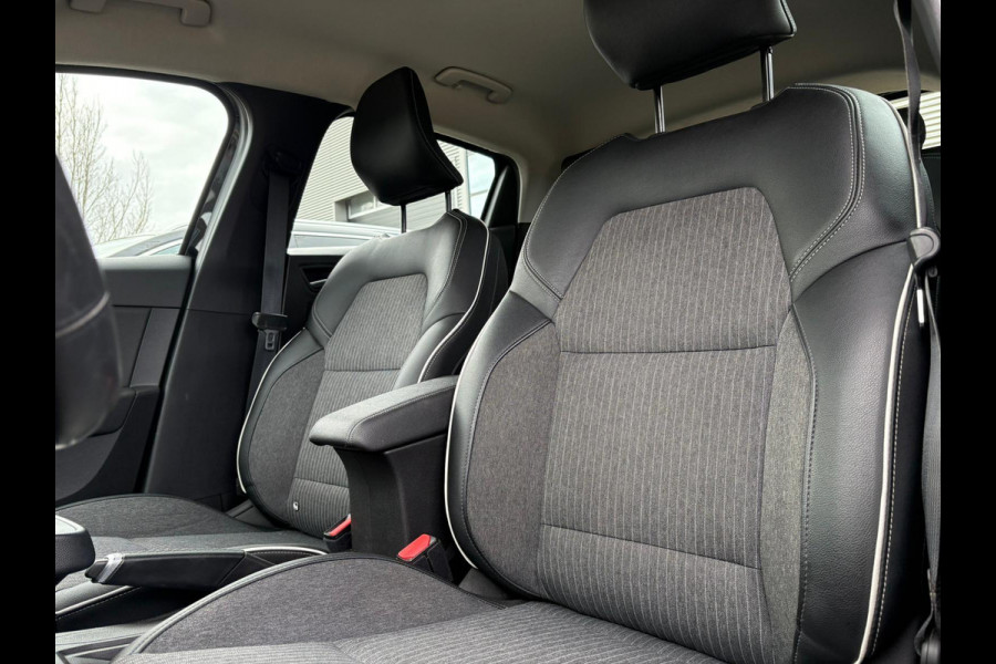 Renault Clio 1.0 TCe Intens GROOT SCHERM NAVI STUUR-VERWARMING LEER,AUTOMAAR,GARANTIE