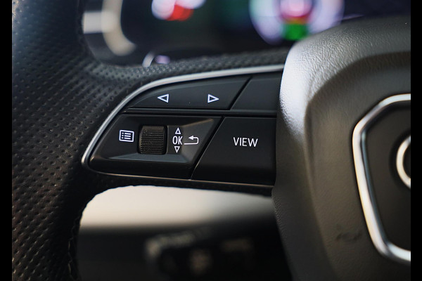 Audi Q8 55 TFSI e Quattro RSQ8 Look / Carbon / Massage / RS Zetels / 360 Camera / Memory / Pano / Matrix / 23 Inch