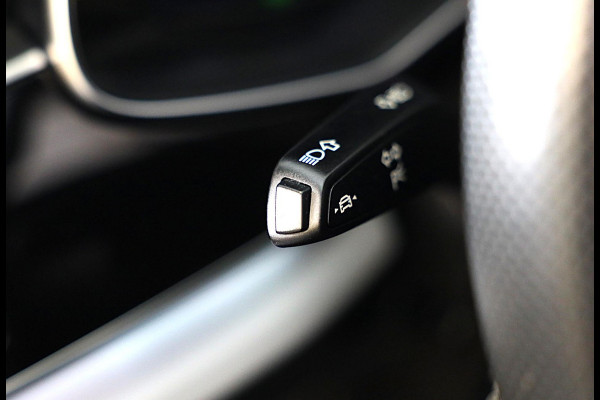 Audi Q8 55 TFSI e Quattro RSQ8 Look / Carbon / Massage / RS Zetels / 360 Camera / Memory / Pano / Matrix / 23 Inch