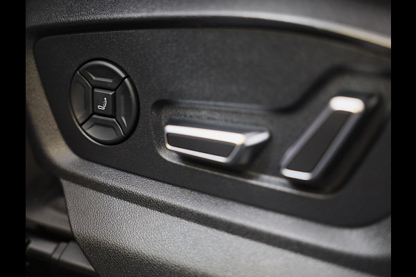 Audi Q8 55 TFSI e Quattro RSQ8 Look / Carbon / Massage / RS Zetels / 360 Camera / Memory / Pano / Matrix / 23 Inch