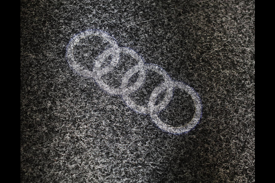 Audi Q8 55 TFSI e Quattro RSQ8 Look / Carbon / Massage / RS Zetels / 360 Camera / Memory / Pano / Matrix / 23 Inch