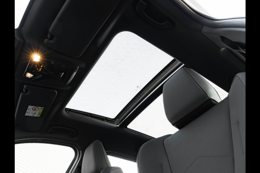 BMW X1 xDrive25e M-Sport - Pano - 19 inch - Camera - Comfort Access