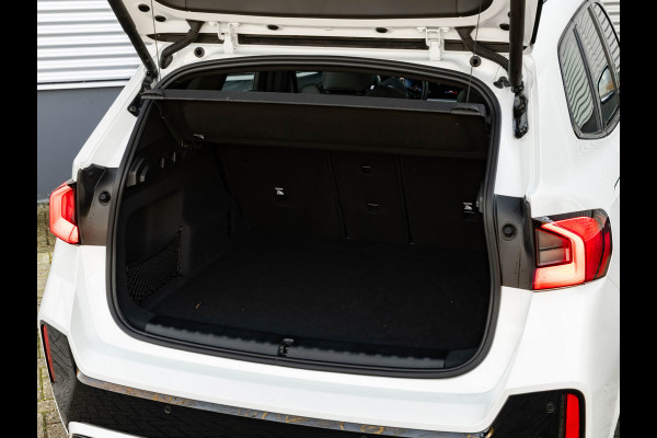 BMW X1 xDrive25e M-Sport - Pano - 19 inch - Camera - Comfort Access