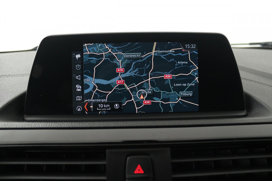 BMW 1-serie 118i Corporate Lease Executive (STOELVERWARMING, DIGITALE COCKPIT, CRUISE CONTROL, AUTOMAAT, DEALER ONDERHOUDEN)