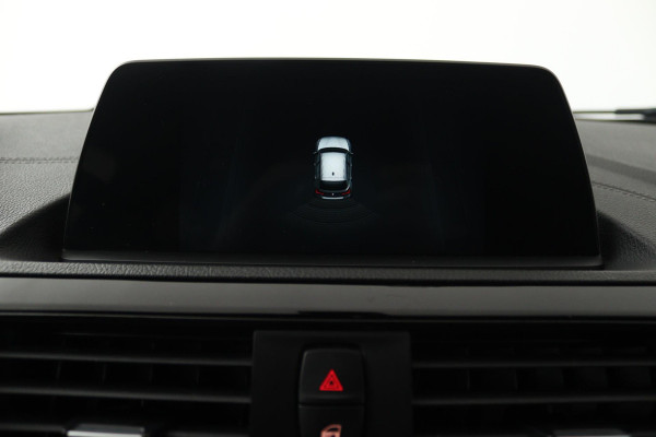 BMW 1-serie 118i Corporate Lease Executive (STOELVERWARMING, DIGITALE COCKPIT, CRUISE CONTROL, AUTOMAAT, DEALER ONDERHOUDEN)