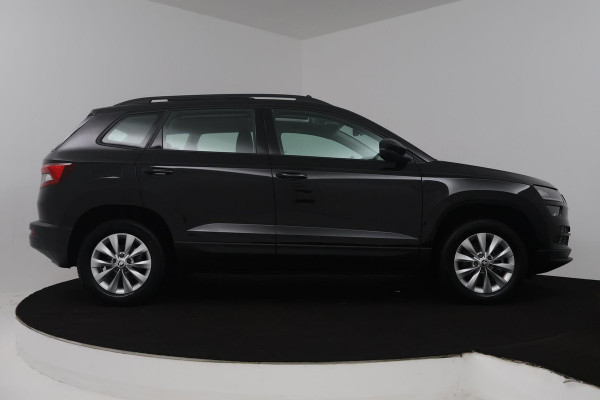 Škoda Karoq 1.0 TSI Business Edition (PANORAMADAK, STOEL/STUUR VERWARMING, NAVIGATIE CARPLAY, DIGITALE COCKPIT, SENSOREN)