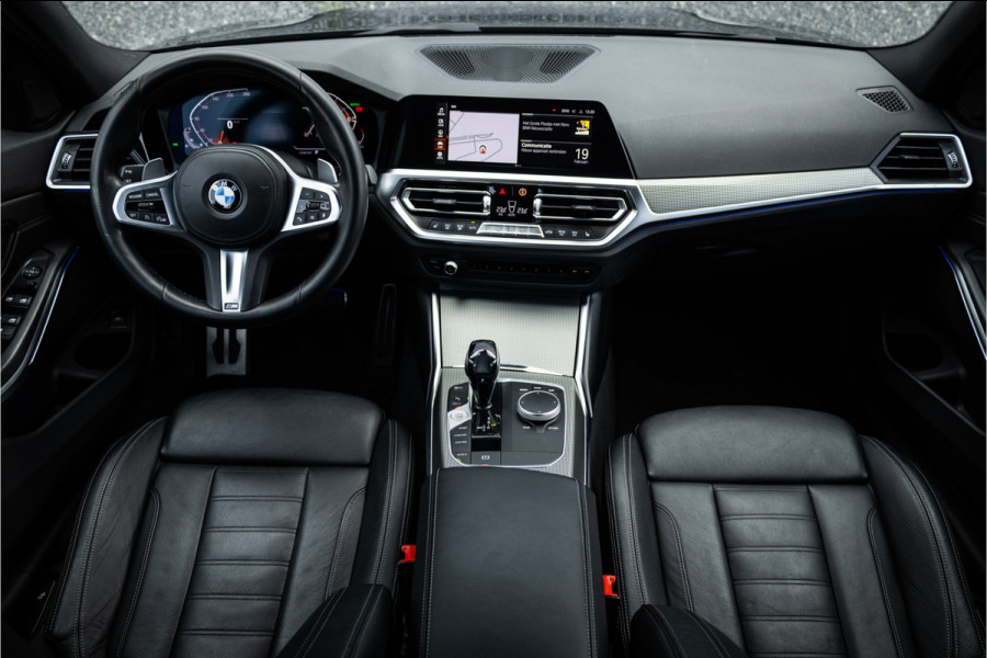 BMW 3 Serie Touring 320i M Sport High Ex Camera / HiFi / Trekhaak / 19inch /