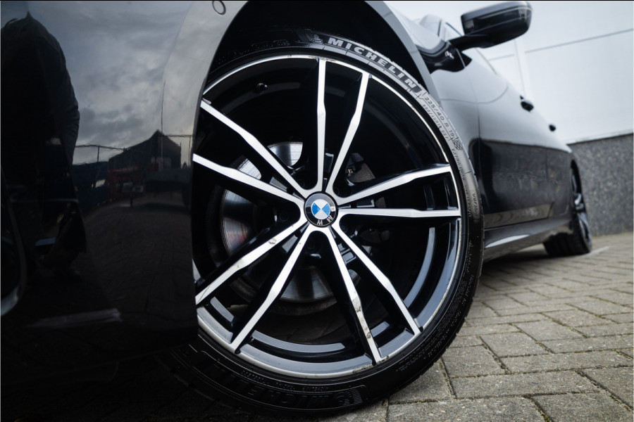 BMW 3 Serie Touring 320i M Sport High Ex Camera / HiFi / Trekhaak / 19inch /