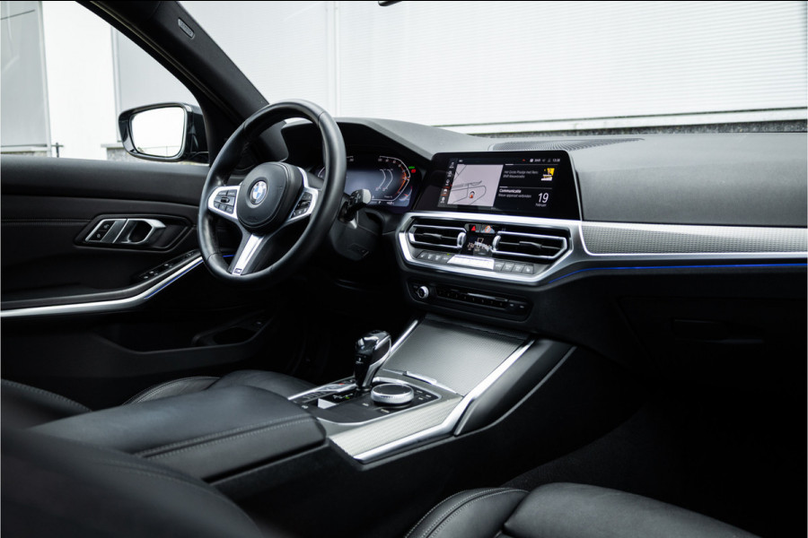 BMW 3 Serie Touring 320i M Sport High Ex Camera / HiFi / Trekhaak / 19inch /