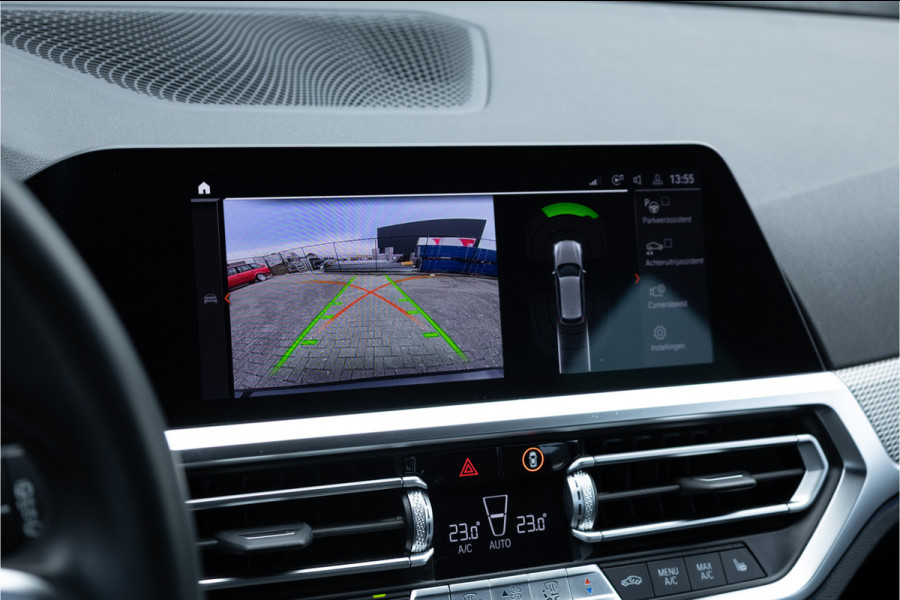 BMW 3 Serie Touring 320i M Sport High Ex Camera / HiFi / Trekhaak / 19inch /