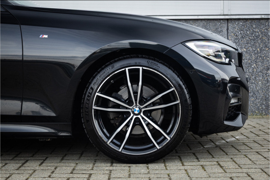 BMW 3 Serie Touring 320i M Sport High Ex Camera / HiFi / Trekhaak / 19inch /