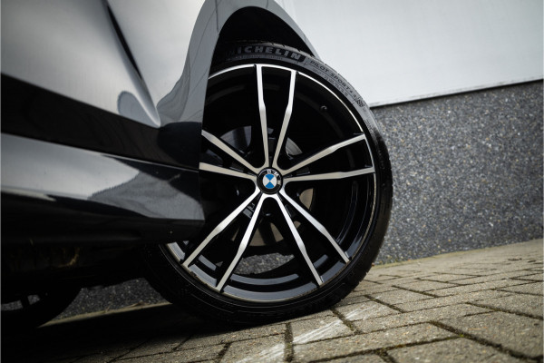 BMW 3 Serie Touring 320i M Sport High Ex Camera / HiFi / Trekhaak / 19inch /