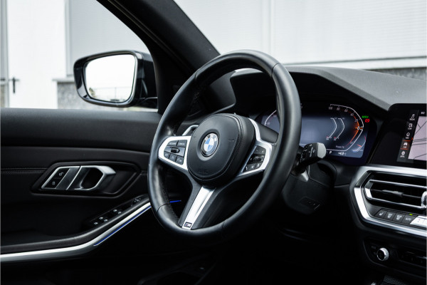 BMW 3 Serie Touring 320i M Sport High Ex Camera / HiFi / Trekhaak / 19inch /