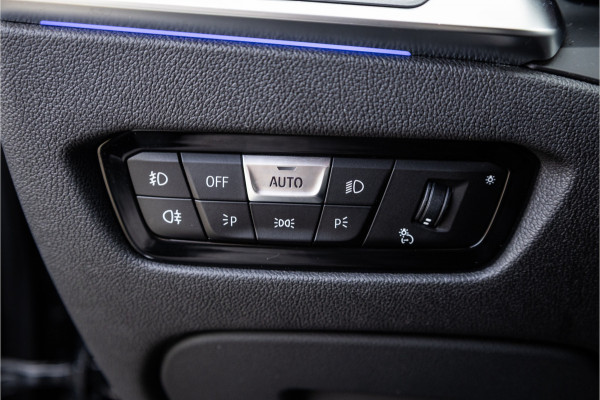 BMW 3 Serie Touring 320i M Sport High Ex Camera / HiFi / Trekhaak / 19inch /