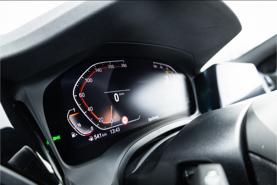 BMW 3 Serie Touring 320i M Sport High Ex Camera / HiFi / Trekhaak / 19inch /