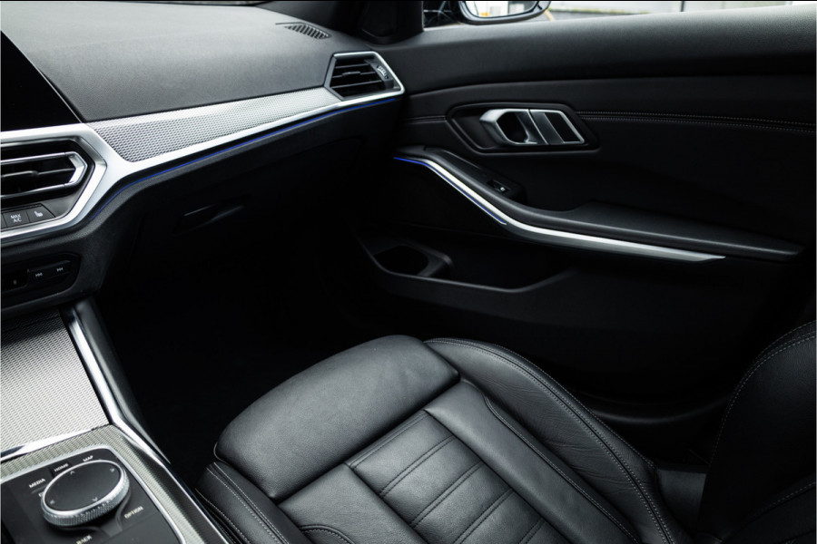 BMW 3 Serie Touring 320i M Sport High Ex Camera / HiFi / Trekhaak / 19inch /