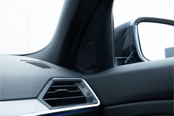 BMW 3 Serie Touring 320i M Sport High Ex Camera / HiFi / Trekhaak / 19inch /