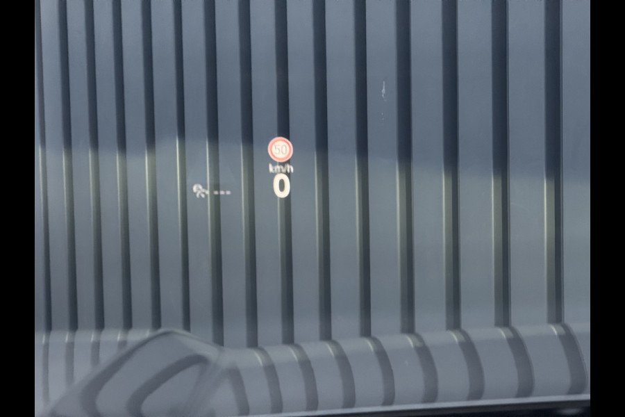 Volkswagen T-Roc 1.5 eTsi R-Line First Edition | Trekhaak wegkl. | 360 Camera | Panodak | Harman/Kardon | Prijs Rijklaar!!