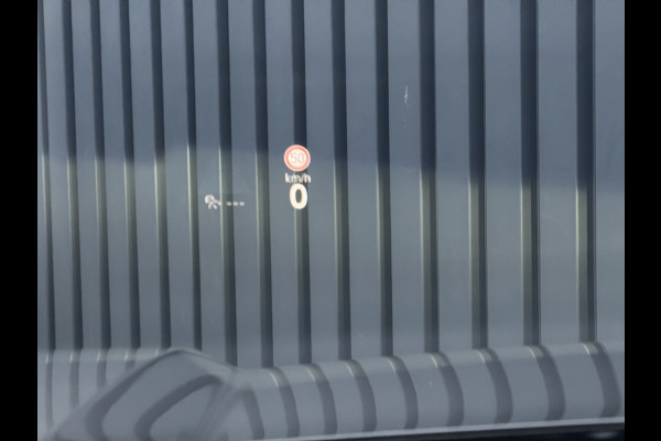 Volkswagen T-Roc 1.5 eTsi R-Line First Edition | Trekhaak wegkl. | 360 Camera | Panodak | Harman/Kardon | Prijs Rijklaar!!