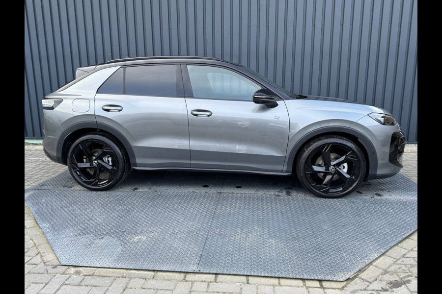 Volkswagen T-Roc 1.5 eTsi R-Line First Edition | Trekhaak wegkl. | 360 Camera | Panodak | Harman/Kardon | Prijs Rijklaar!!