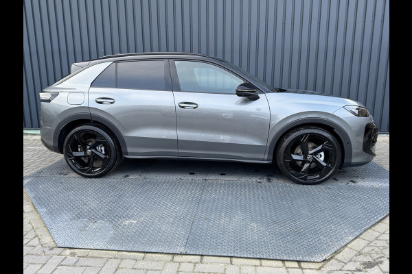 Volkswagen T-Roc 1.5 eTsi R-Line First Edition | Trekhaak wegkl. | 360 Camera | Panodak | Harman/Kardon | Prijs Rijklaar!!