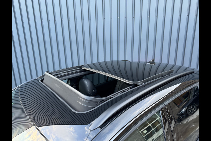 Volkswagen T-Roc 1.5 eTsi R-Line First Edition | Trekhaak wegkl. | 360 Camera | Panodak | Harman/Kardon | Prijs Rijklaar!!