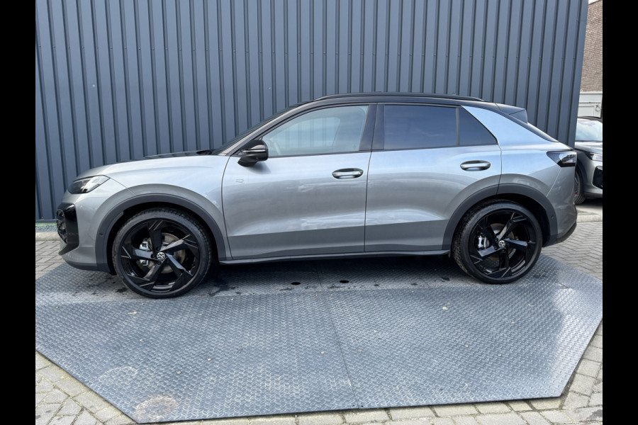 Volkswagen T-Roc 1.5 eTsi R-Line First Edition | Trekhaak wegkl. | 360 Camera | Panodak | Harman/Kardon | Prijs Rijklaar!!