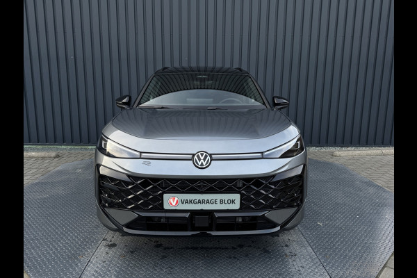 Volkswagen T-Roc 1.5 eTsi R-Line First Edition | Trekhaak wegkl. | 360 Camera | Panodak | Harman/Kardon | Prijs Rijklaar!!