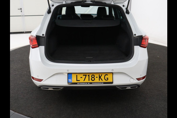 Seat Leon 1.5 eTSI FR Intens | Carplay | Adaptive cruise | Sfeerverlichting | Navigatie | Parkeerhulp | Dodehoek detectie | Full LED | Climate control | Bluetooth