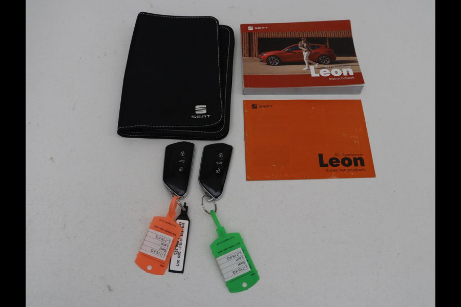 Seat Leon 1.5 eTSI FR Intens | Carplay | Adaptive cruise | Sfeerverlichting | Navigatie | Parkeerhulp | Dodehoek detectie | Full LED | Climate control | Bluetooth
