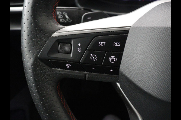 Seat Leon 1.5 eTSI FR Intens | Carplay | Adaptive cruise | Sfeerverlichting | Navigatie | Parkeerhulp | Dodehoek detectie | Full LED | Climate control | Bluetooth