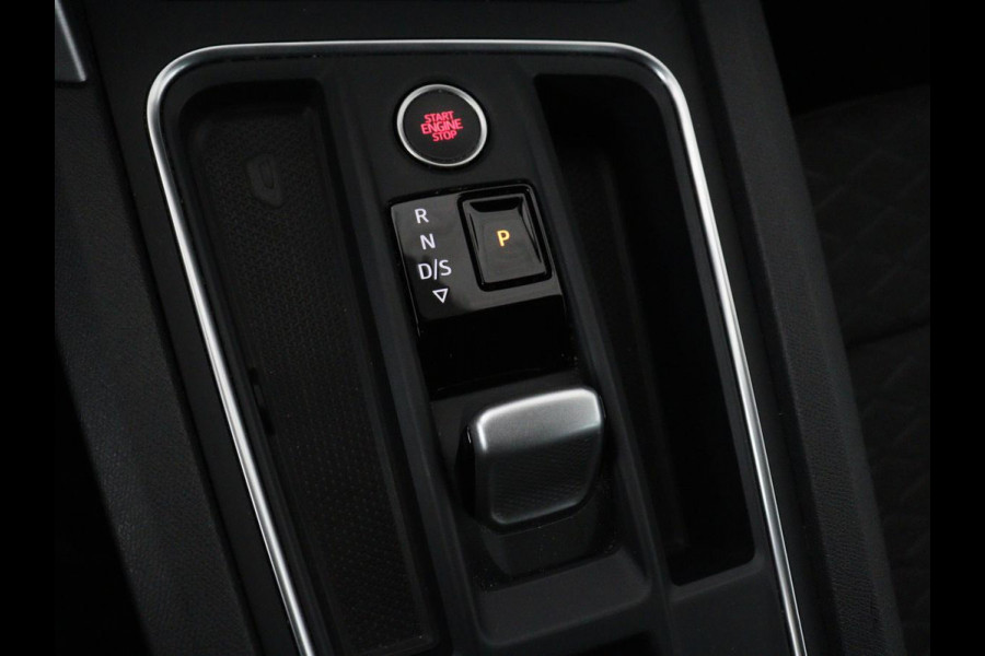 Seat Leon 1.5 eTSI FR Intens | Carplay | Adaptive cruise | Sfeerverlichting | Navigatie | Parkeerhulp | Dodehoek detectie | Full LED | Climate control | Bluetooth