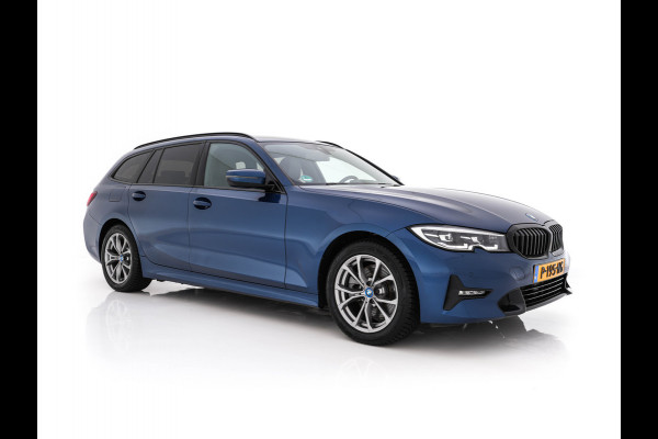 BMW 3 Serie Touring 320e Business Edition Plus [Plug-In] (INCL-BTW) Aut. *LEATHER | FULL-LED | HEATED-SPORTSEATS | DIGI-COCKPIT | HIFI-SOUND | NAVI-FULLMAP | PRIVACYGLASS | PDC | AMBIENTLIGHT | DAB | KEYLESS | TOWBAR | 17"ALU* *