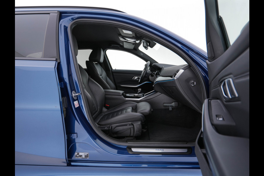 BMW 3 Serie Touring 320e Business Edition Plus [Plug-In] (INCL-BTW) Aut. *LEATHER | FULL-LED | HEATED-SPORTSEATS | DIGI-COCKPIT | HIFI-SOUND | NAVI-FULLMAP | PRIVACYGLASS | PDC | AMBIENTLIGHT | DAB | KEYLESS | TOWBAR | 17"ALU* *