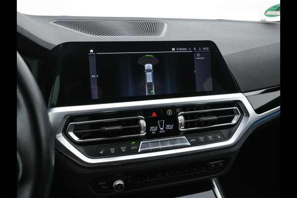 BMW 3 Serie Touring 320e Business Edition Plus [Plug-In] (INCL-BTW) Aut. *LEATHER | FULL-LED | HEATED-SPORTSEATS | DIGI-COCKPIT | HIFI-SOUND | NAVI-FULLMAP | PRIVACYGLASS | PDC | AMBIENTLIGHT | DAB | KEYLESS | TOWBAR | 17"ALU* *