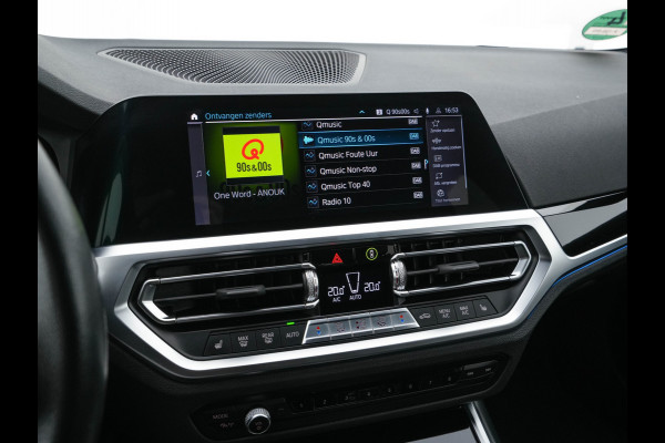 BMW 3 Serie Touring 320e Business Edition Plus [Plug-In] (INCL-BTW) Aut. *LEATHER | FULL-LED | HEATED-SPORTSEATS | DIGI-COCKPIT | HIFI-SOUND | NAVI-FULLMAP | PRIVACYGLASS | PDC | AMBIENTLIGHT | DAB | KEYLESS | TOWBAR | 17"ALU* *