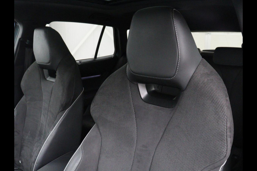 Škoda ENYAQ iV 80 Sportline | SOH 91% | Panoramdak | Head-Up | Trekhaak | Adaptive cruise | 360 Camera | Stoelverwarming | Matrix LED | Memory | Carplay | Navigatie | Alcantara